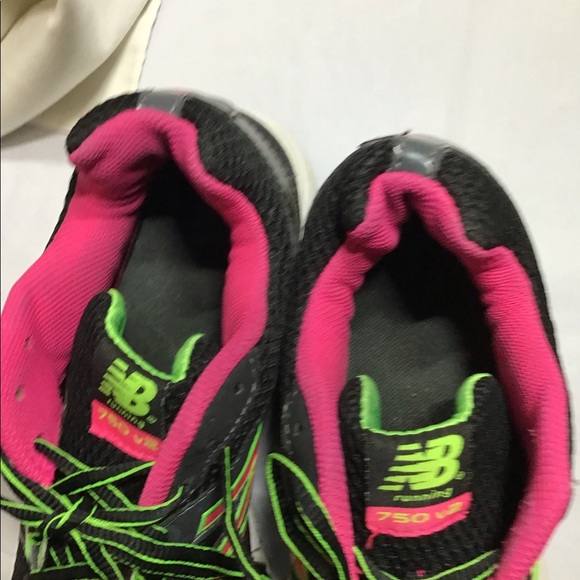 Women’s New Balance runners - Picture 3 of 9